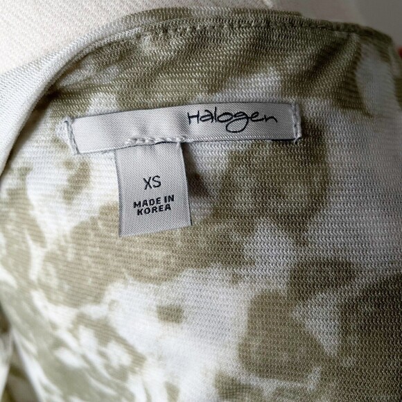 Halogen Blouse Women’s XS Ruffle V-neck Top Sleeveless Pullover Ruched Stretch - Picture 6 of 7